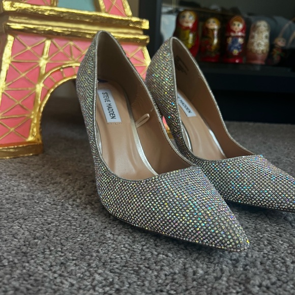 Encrusted women Steve Madden heels size 8 - Picture 5 of 6